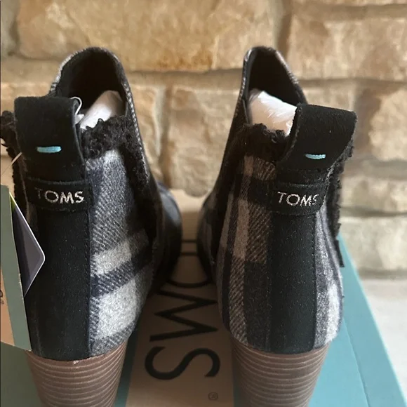NWT TOMS Women's Checkered Ankle Booties - Black and Gray - Picture 3 of 7